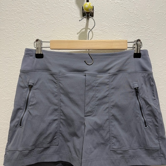 Athleta Women's Gray Shorts 6 - Picture 13 of 13